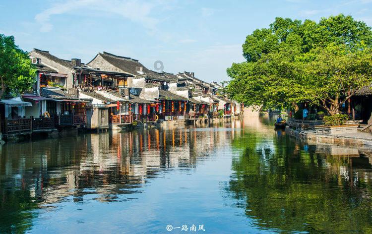「世界杯女孩」为什么成被吐槽重灾区？女孩子不能看球吗？游戏画面
