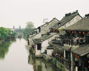 小球进黑洞